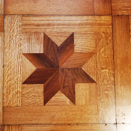 Exclusive A Few Steps From The Spanish Steps